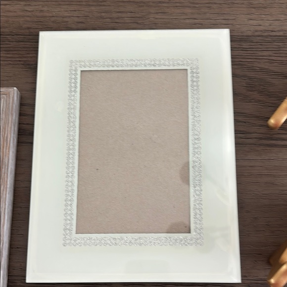 Elegant Multi-Color Picture Frame Set - Picture 3 of 6